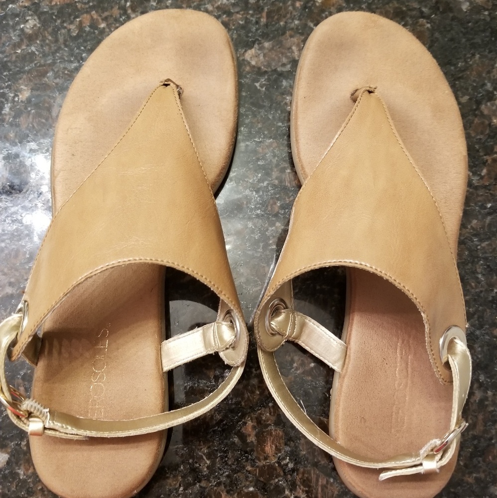 COMFORTABLE AEROSOLE SANDALS